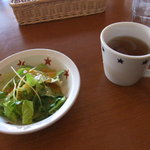 Suteki No Don - ランチ　サラダとスープ