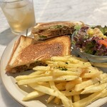 スラッシュカフェアンドバー 川崎 - 