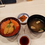 うにむらかみ 函館駅前店 - 三色丼セット