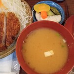 川善 - 味噌汁、漬物