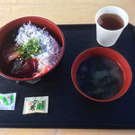 どんぶり工房 - 茹でシラス＋マグロ丼