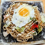 まるしょう - 宮古島の雪塩焼きそば（中盛）￥890＋目玉焼トッピング￥130