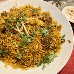 インド・ネパールレストラン プルナディープ - マトンビリヤニとライタ