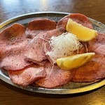 黒毛和牛焼肉と本格もつ鍋 山樹 - 