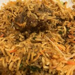 インド・ネパールレストラン プルナディープ - 大きい骨付きマトンがごろごろ