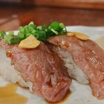 新伝馬町 三七三 - 仙台牛の炙り鮨
      『歯いる？』→『いらないくらいのとろける食感です!!』