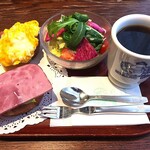 神戸にしむら珈琲店 - "朝食セットのサラダセットドリンクはブレンドコーヒー（ホット）"