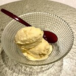 肉割烹 重㐂 - 液体窒素で作る瞬間冷凍アイス