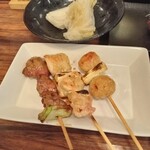 磯吉 - 左から(レバー)(ネギ間)(つくね)タレで