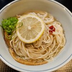 豚一頭清湯麺 - 