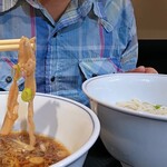 豚一頭清湯麺 - 