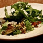 TACUBO - 炭焼きトリッパのサラダ ルッコラとサルサヴェルデ