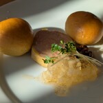 「ミシュカ」キッチン＆バー - ②鴨フォアグラ、レーズン、リンゴゼリー、ブリオッシュ (鴨肉 )