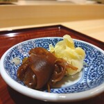 札幌 鮨 銀座 一 - 黒ガリ♩と普通のガリ♩