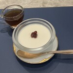 蟹王府 - 杏仁豆腐、生姜茶