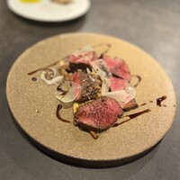イナカーザ - 宮崎尾崎牛うちももかぶりをタリアータ