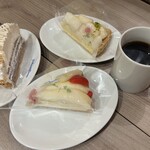 フルーツケーキファクトリー - 料理写真: