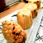 和旬菜と地酒　よし都みやこの　離れ - 焼きトウモロコシ