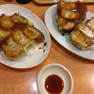 第六ギョーザの店_0