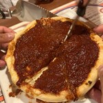イザカヤ・ジャ・ナイ - みんなの力を合わせてカット