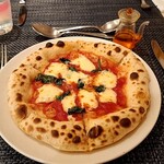 トラットリア ピッツェリア サレルノ - ピッツァがめっちゃオススメです( *´艸｀)♡