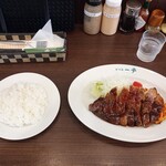 グリル一平 新開地本店 - 山形豚ポークチャップ+ライス（中）