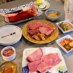 和牛一頭買い 焼肉ホルモン黒野 - 