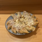 牛タンとマグロとクリスピー餃子 ひまわり［海］ - チーズクリスピー餃子  税込693円