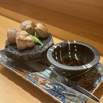 牛タンとマグロとクリスピー餃子 ひまわり［海］ - まぐろの白子ポン酢　税込693円