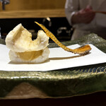 天ぷら 心斎橋 一哲 - キスの天ぷら（骨も美味しい）