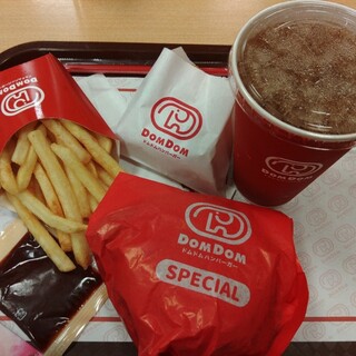 ドムドムハンバーガー_0