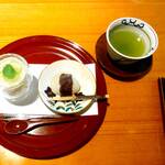 花筐 - 「デザート」月見団子他と煎茶、新しいおしぼり