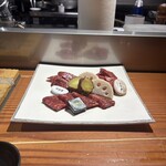 炭火焼肉 絆繁 - 