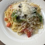 ブレア ガーデン - マスカルポーネチーズとフレッシュトマトのガーリック風味