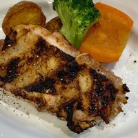 鶏モモ肉の炭火焼き AGIOオリジナルスパイスの香り