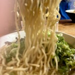 中華蕎麦 春馬 - 固茹での中太麺をリフトUP