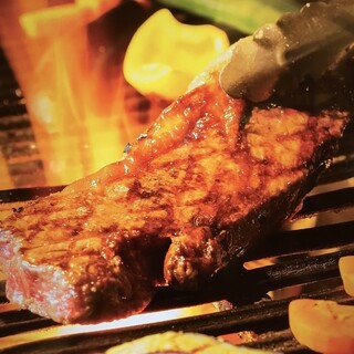 素材のおいしさを存分に味わえる炭火焼き