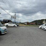 小次郎の里 - 広い駐車場