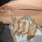 shigi/肉刺しと餃子 TAMAGO NO MIGIUE - 