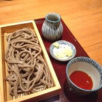 蕎麦あさ田 - 田舎そば　汁入りのお猪口