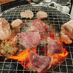炭火焼肉 芝浦ホルモン - 