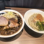 らーめん菊 - えびつけ麵1450円（コール野菜）とろろ200円（麺の上）