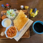 凪 REAL HOME LIVING CAFE - モーニングセット　650円(税込)　※真上からも