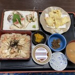 御食事処 たこ八 - ホッキ三昧。火を通すと旨みが増す感触