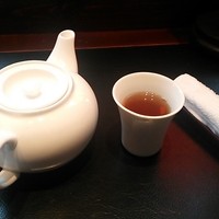 御膳房 銀座店 - お茶はポットで