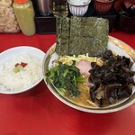 ラーメン 杉田家 千葉駅前店 - ラーメン並とライスは１つの正解だな。
