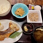 シンヨコ商店 - サーモン幽庵焼定食