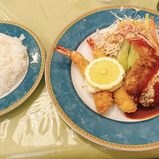 レストランのなか_1