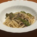 イタリア料理 樋渡 - 天草　白焼きにした穴子の煮込みソース　万願寺唐辛子　スパゲッティ