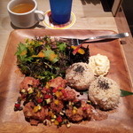 ランチプレート ¥1,200　　　　（消費税８％込）